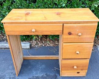 STUDEN DESK 