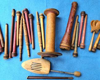 ANTIQUE SPOOLS 