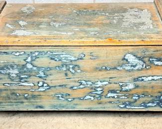 PRIMITIVE WOOD BOX GREAT PATINA