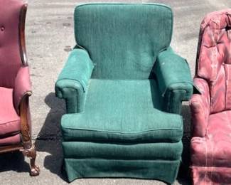 COMFY CHAIRS 