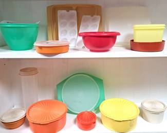 TUPPERWARE