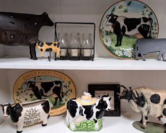 COLLECTION OF STEERS & COWS DECOR