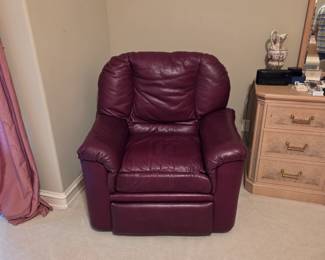 Leather chair 