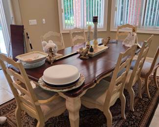 Dining table with chairs and 3 18" leaves