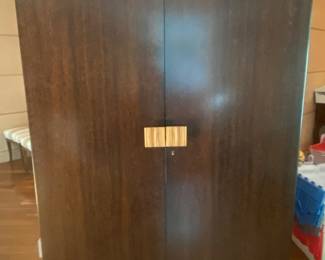 Freestanding bar