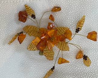 Wire beaded brooch/1960s/handmade