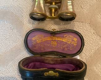 Early 20th C. French opera glasses in original case by Deraisme, Paris
