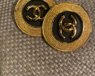 Vintage Chanel clip earrings