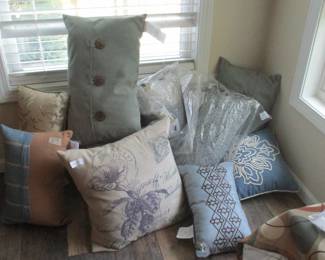 throw pillows 