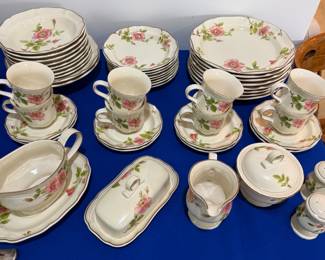 MIKASA HERITAGE ‘ROSE PETALS’ CHINA SET