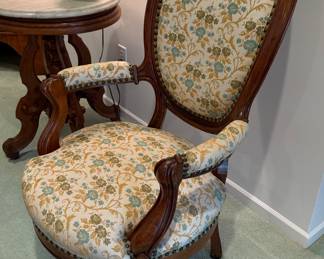ANTIQUE VICTORIAN CARVED WALNUT FLORAL UPHOLSTERED PARLOR CHAIR