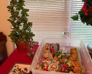 VINTAGE CHRISTMAS DECOR