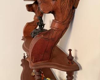 CLOSE UP ANTIQUE VICTORIAN ETAGERE