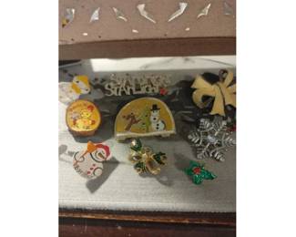 holiday jewelry aasking $25