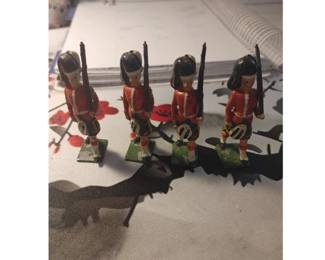 vintage lead top soldiers asking $15