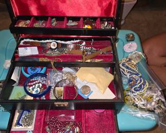 Costume jewelry 