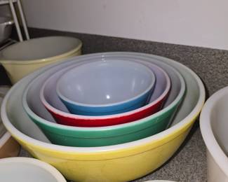Pyrex mixing bowls