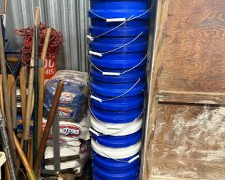 5 gal buckets