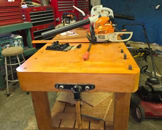 Cabinet bench