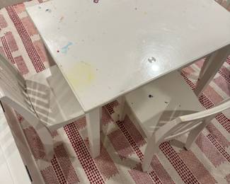 Kids table and chairs