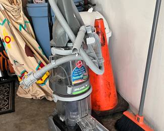 Floor cleaning equipment