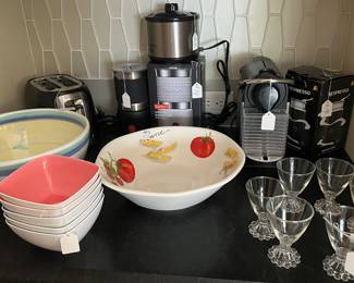 Kitchenware, including some small appliances