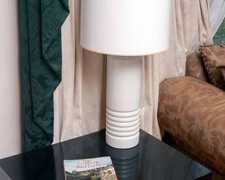 Nice modern lamps and tables