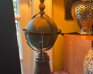 Globe Lamp