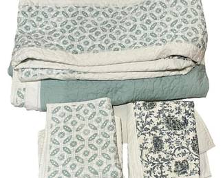 King Size Teal And Floral Quilt Set