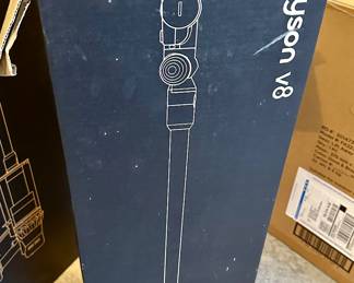 New Dyson V8 Vacuum Cleaner