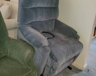 Upholstered lift chair