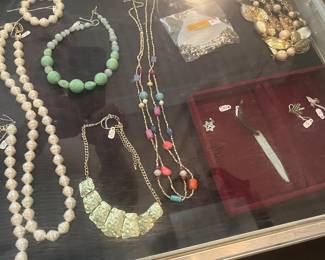 Costume jewelry 