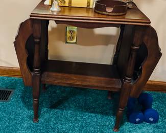 Magazine table