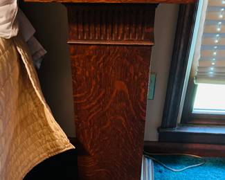 Oak pedestal