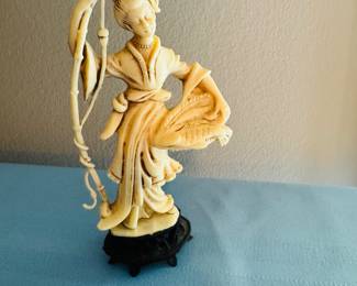 Vintage figure Norleans Faux Bone Resin Statue 6” Made In Italy 