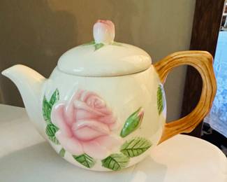 Rose teapot