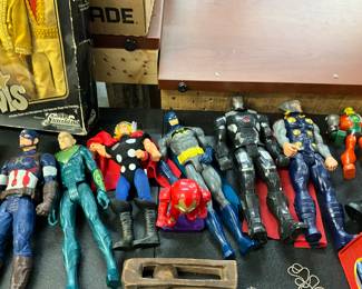 Assorted DC Comics / Marvel Action Figures