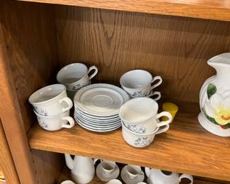 Covington Edition Avondale Stoneware Cups & Saucers