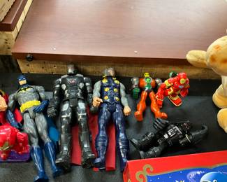 Assorted DC Comics / Marvel Action Figures