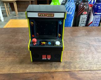 Miniature Retro Pac-Man Arcade Game