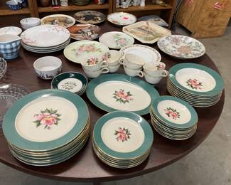 Homer Laughlin Century Service Corp Empire Green Pattern Dinnerware