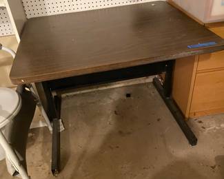 Retro metal base office table
