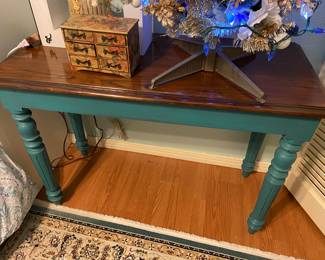 Very nice turquoise, and dark brown sofa table