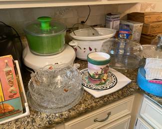 Fully loaded kitchen - crockpot, lean green grilling machine, glass servingware