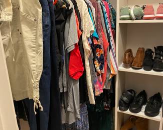 Ladies clothing - larger sizes - casual , classic and fun daywear