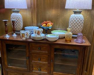 Very nice media cabinet or server. Classic style! Pineapple style lamps