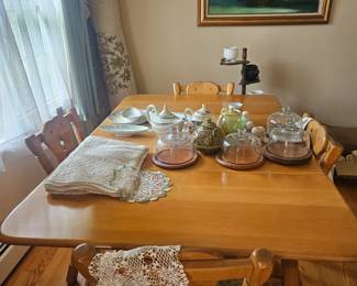 Maple, gateleg table with 4 chairs, matches the hutch