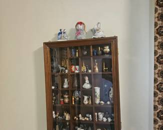 To be sold as a complete set only/ kitchen
