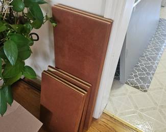 Table cover to maple dining room table