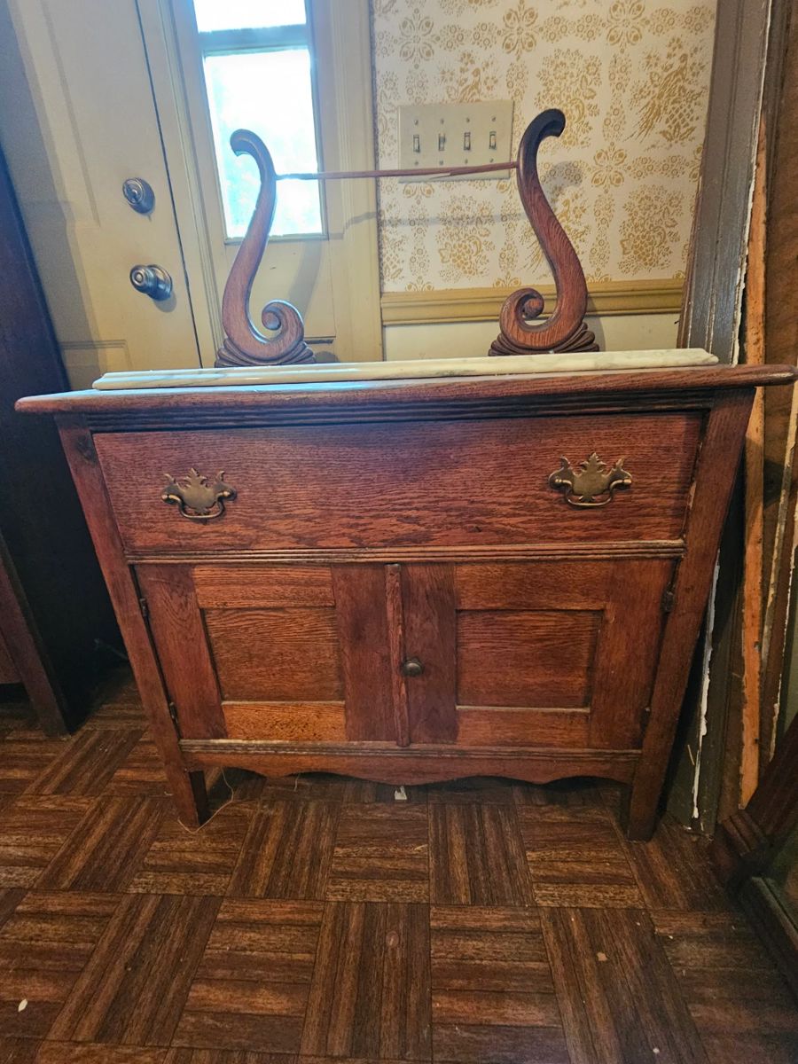 Early Washstand